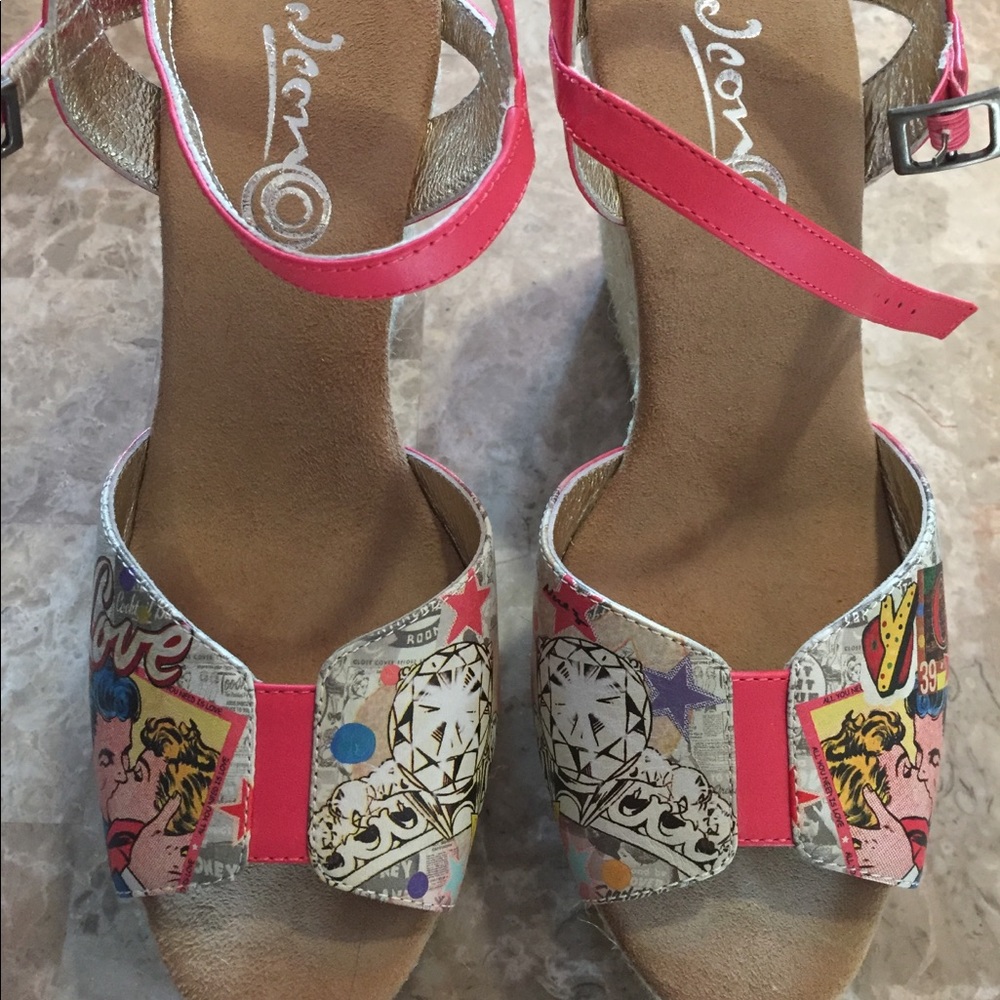 Icon wedge